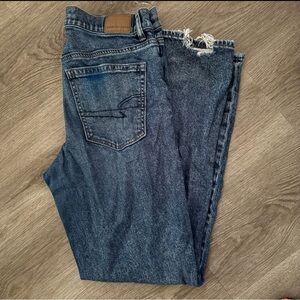 American Eagle Destroyed Straight Leg Blue Jeans Women’s 6